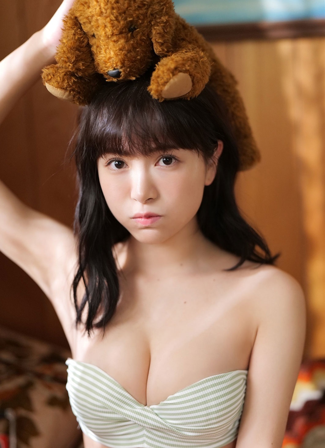 鈴木聖 グラビア水着画像① 12枚目