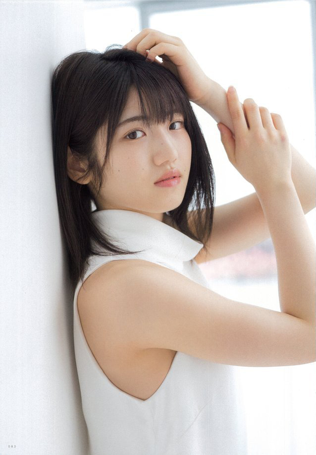 村山彩希(AKB48)グラビア水着画像② 8枚目