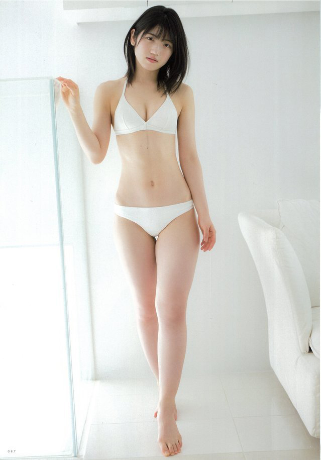 村山彩希(AKB48)グラビア水着画像② 9枚目
