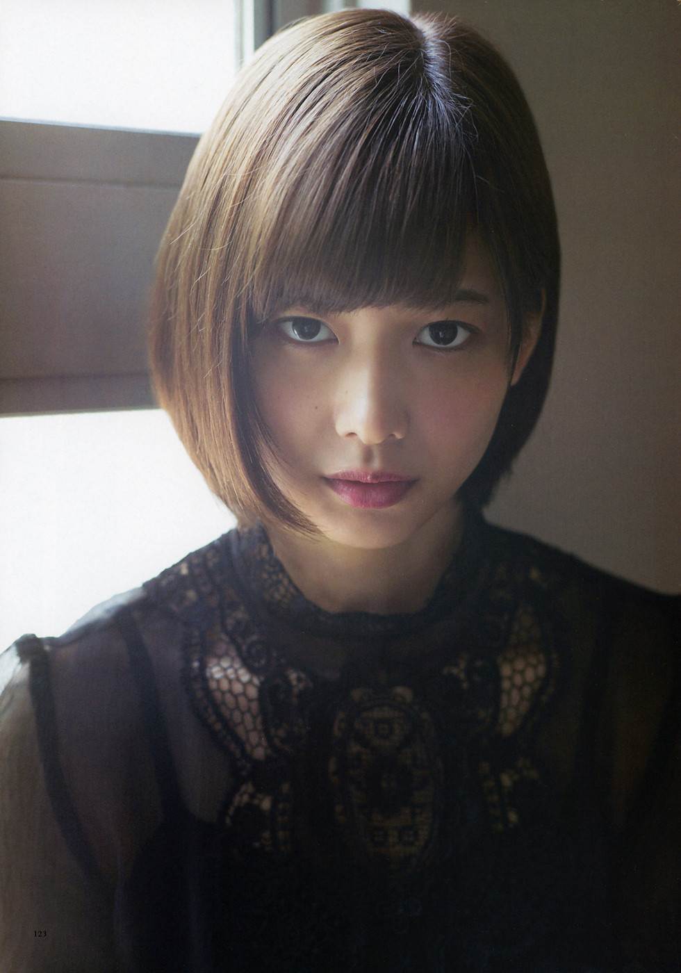 渡邉理佐(櫻坂46)グラビア水着画像② 3枚目