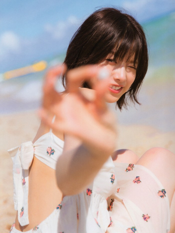 渡邉理佐(櫻坂46)グラビア水着画像② 18枚目