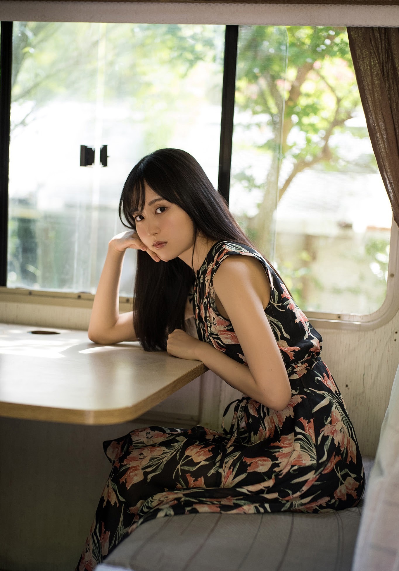 賀喜遥香(乃木坂46)グラビア画像① 6枚目