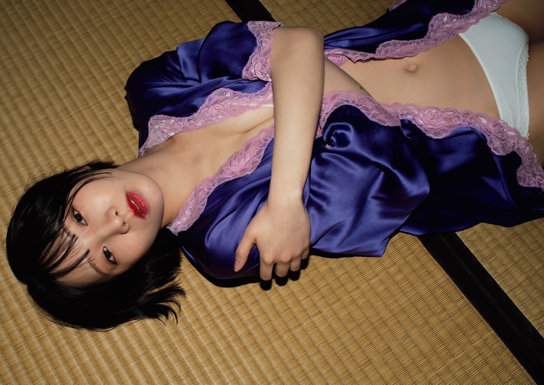 能條愛未 最新グラビア水着画像 2枚目