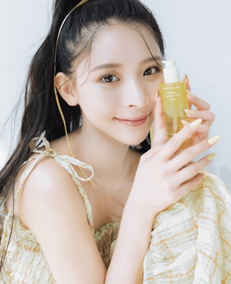 ミチ 最新グラビア水着画像 1枚目