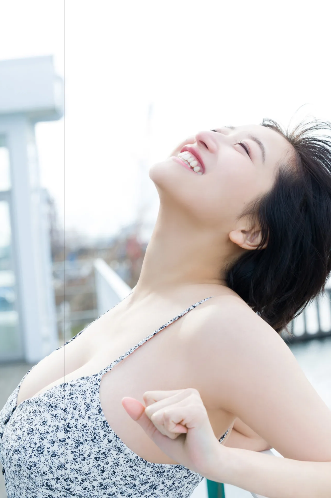 榎原依那 最新グラビア水着画像 13枚目