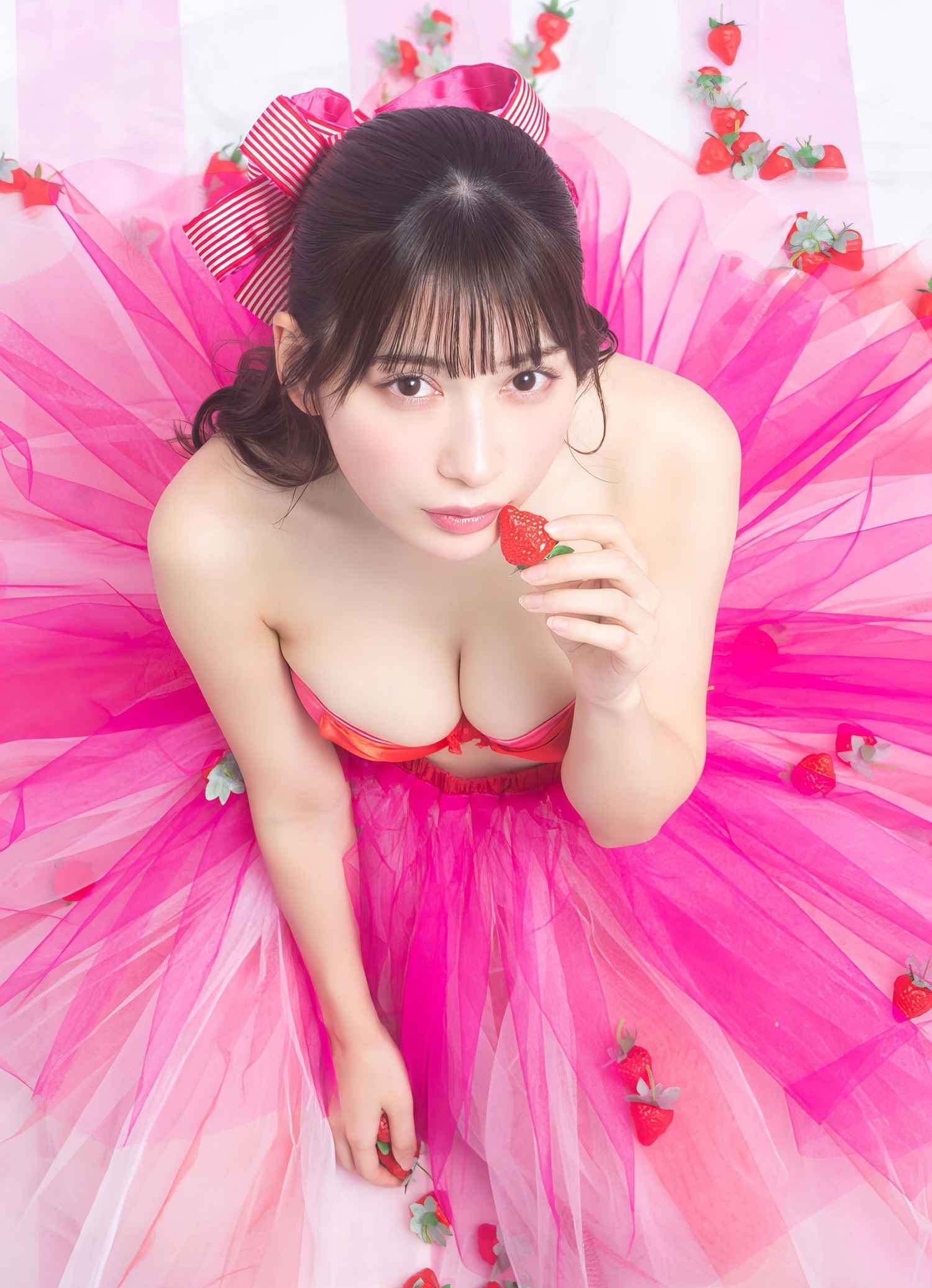 雪平莉左 最新グラビア水着画像⑭ 23枚目