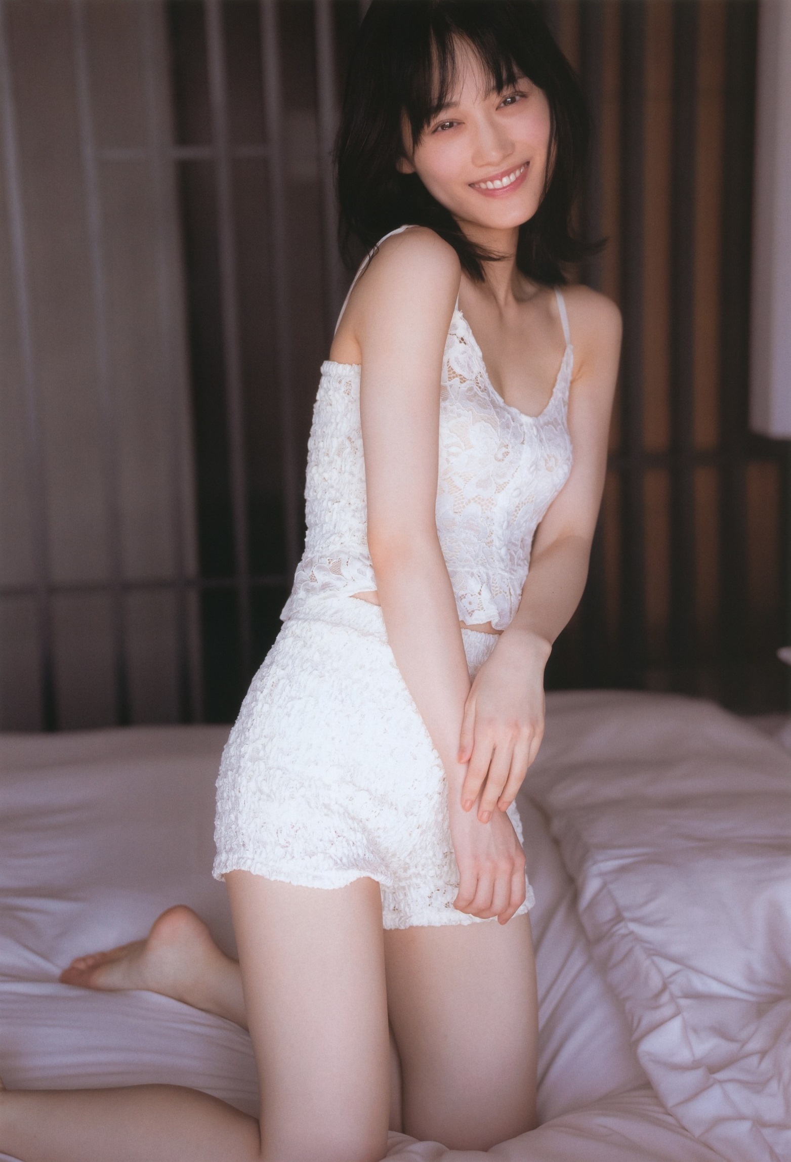 山下美月 最新グラビア水着画像④ 7枚目