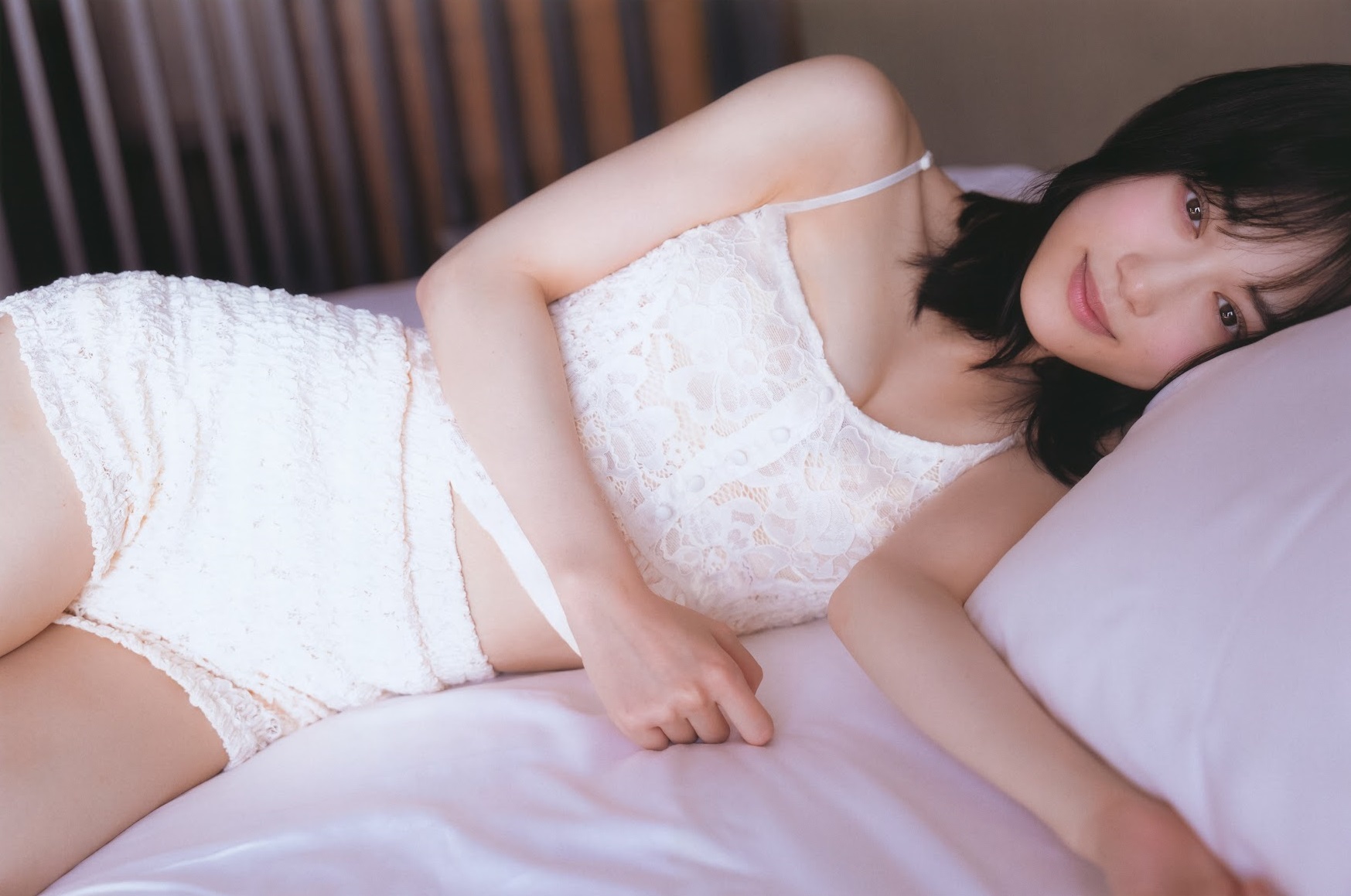 山下美月 最新グラビア水着画像④ 12枚目