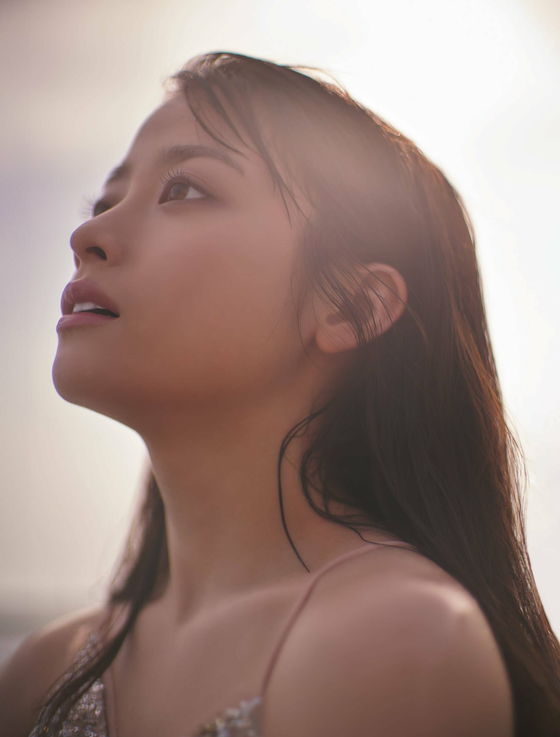 橋本環奈 最新グラビア画像④ 17枚目