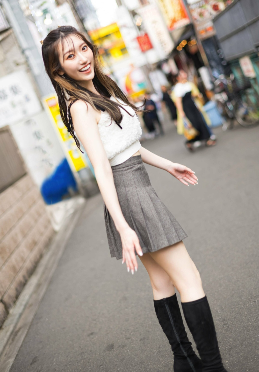 東海林里咲 最新グラビア含む水着画像 2枚目