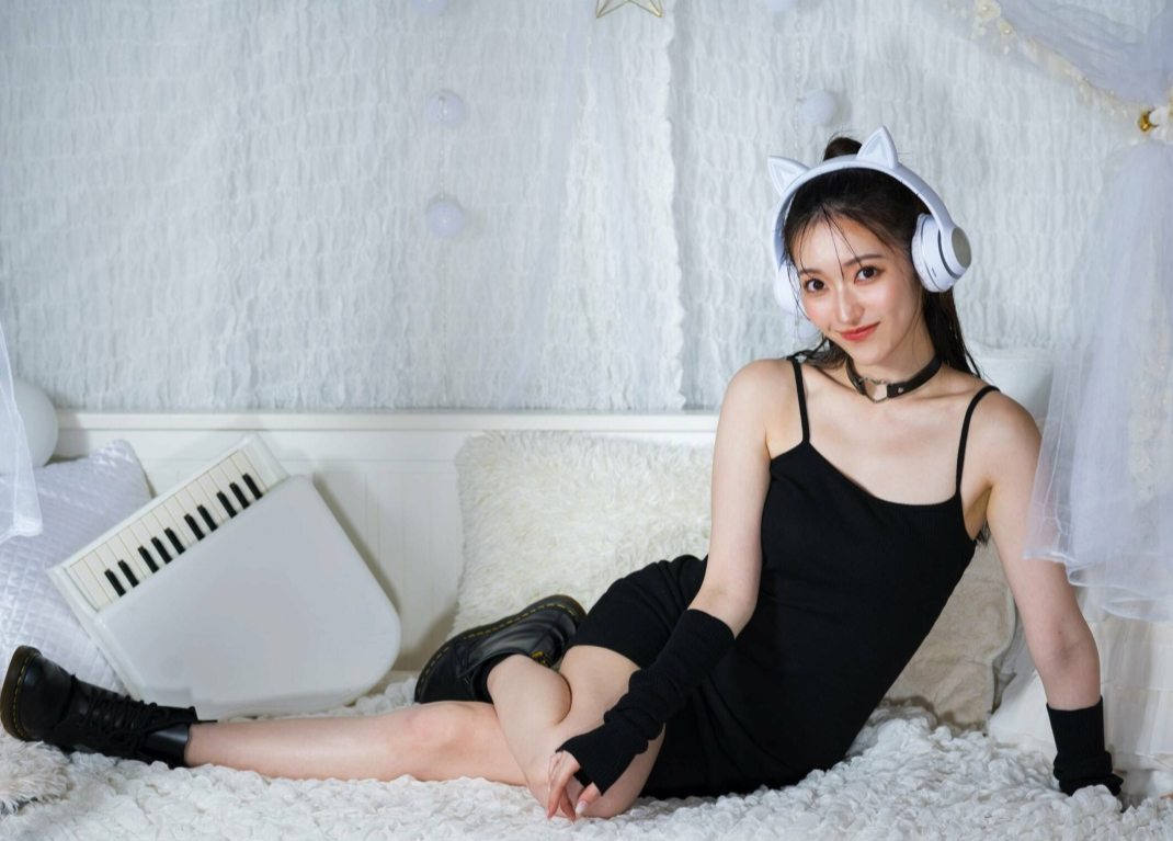東海林里咲 最新グラビア含む水着画像 17枚目