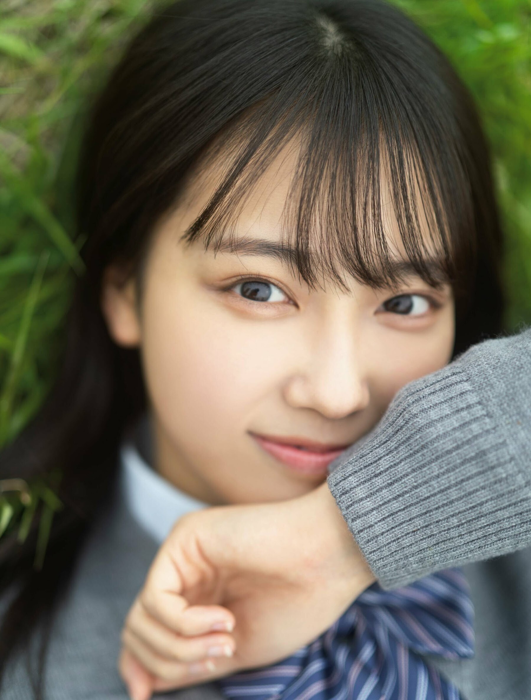 清水理央(日向坂46)最新グラビア画像 15枚目