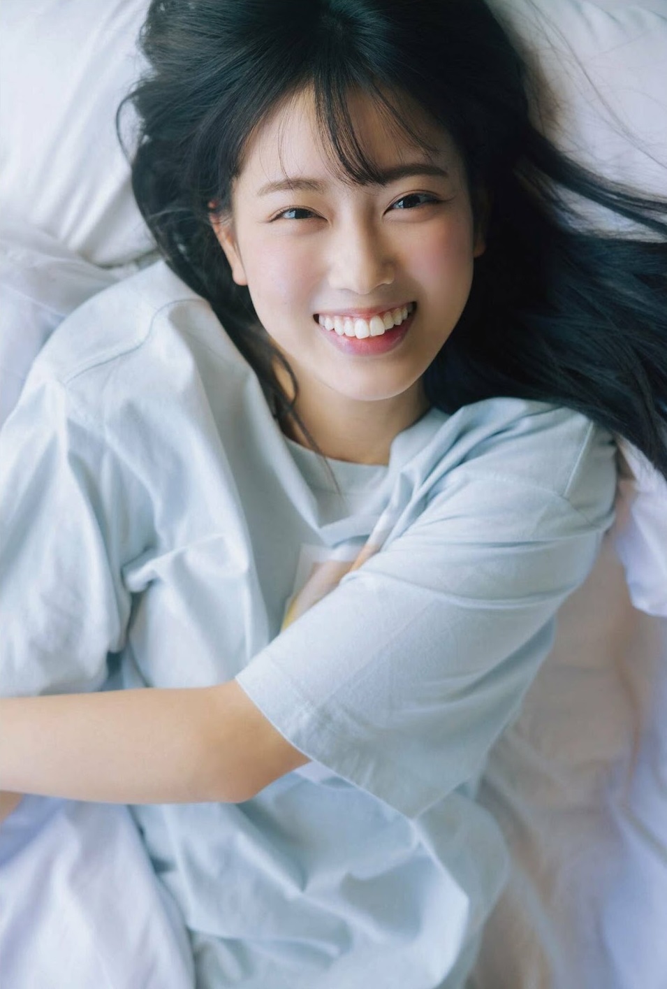 清水理央(日向坂46)最新グラビア画像 21枚目