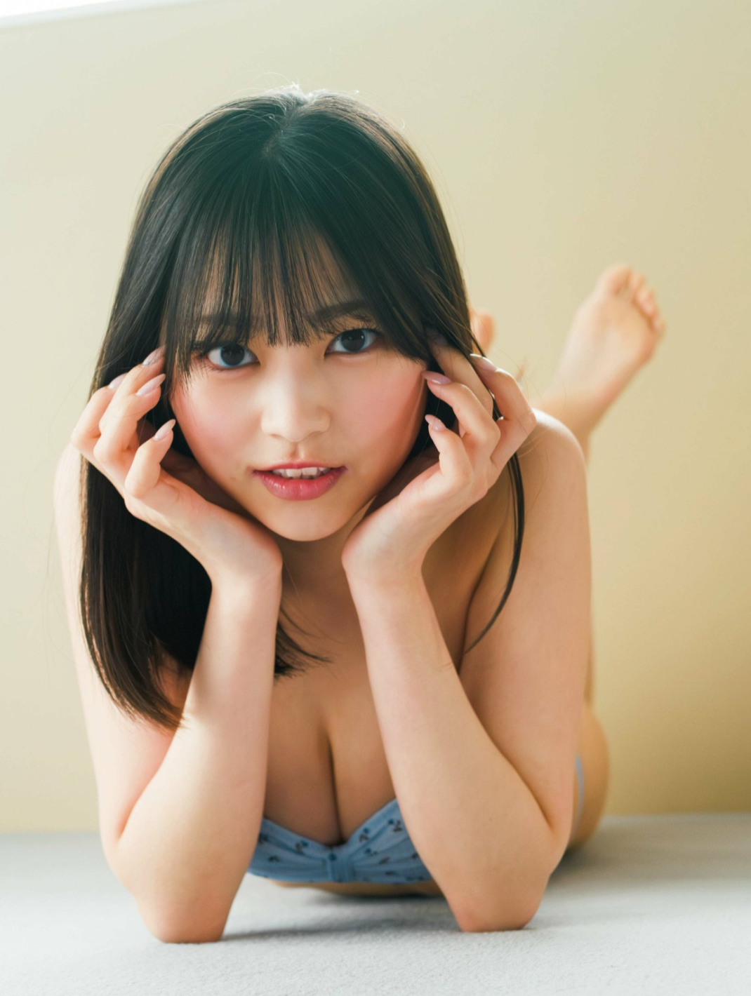 宇咲 最新グラビア水着画像③ 13枚目