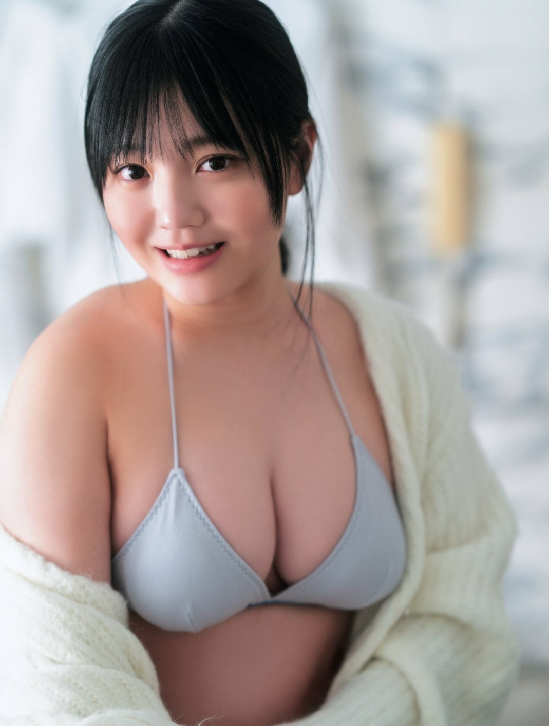 鈴原すず 最新グラビア水着画像③ 5枚目