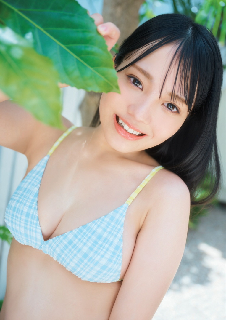 鈴原すず 最新グラビア水着画像③ 14枚目