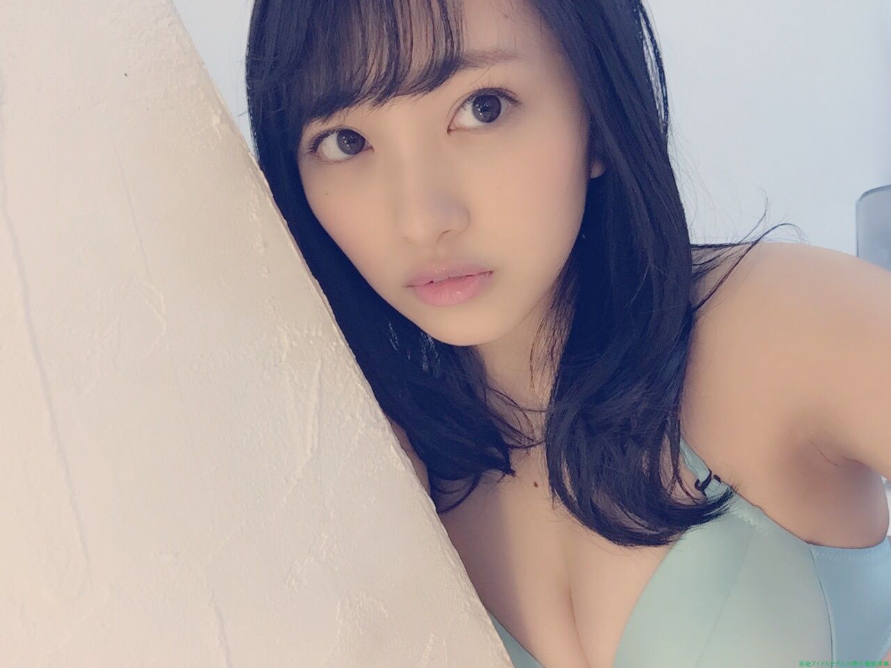 AKB48向井地美音みーおん水着グラビア画像 15枚目