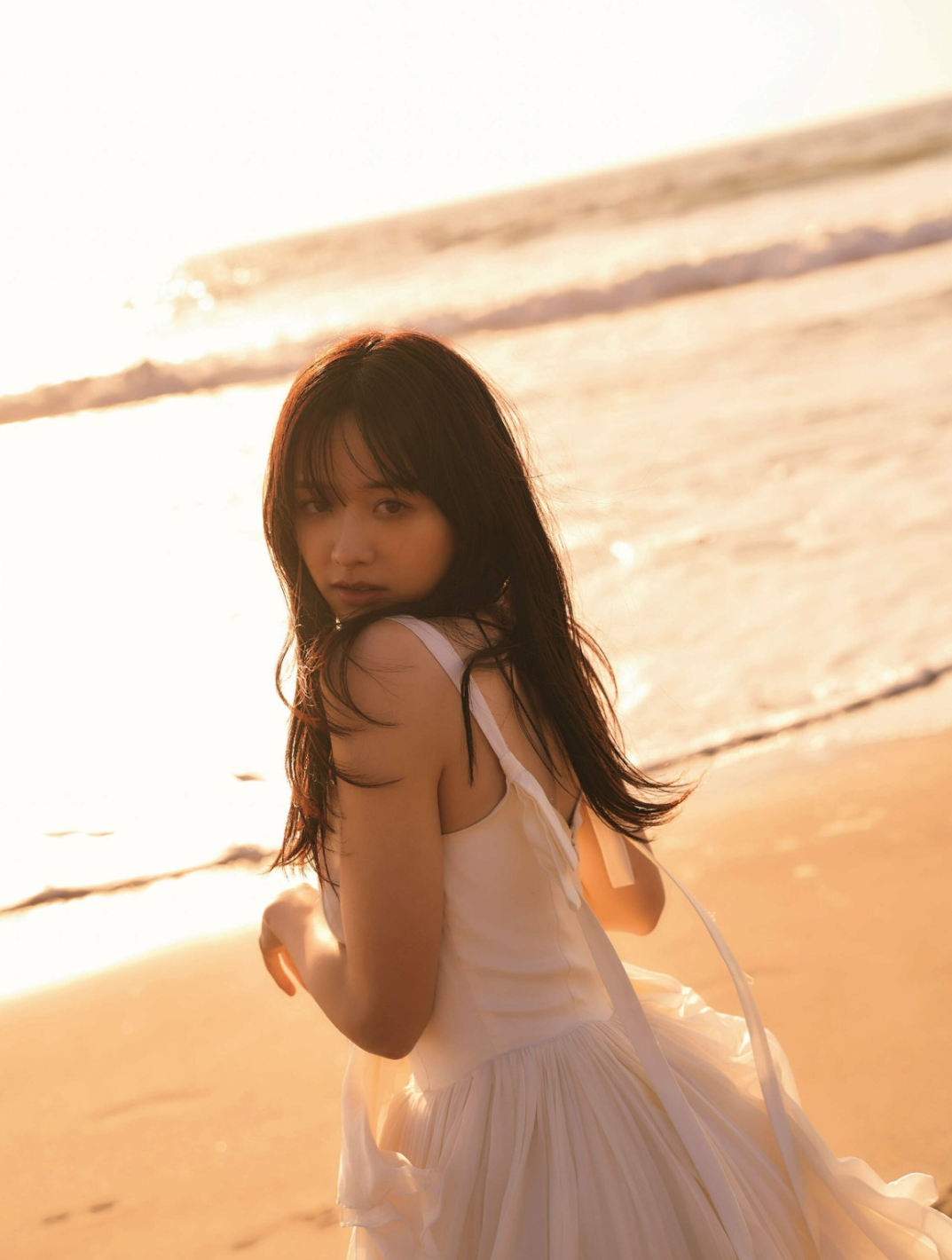 森香澄 最新グラビア水着画像④ 12枚目