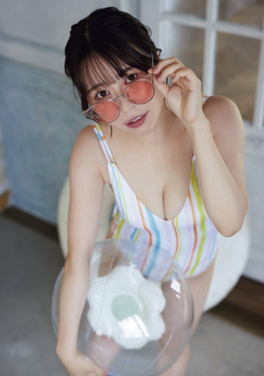 瑚都 最新グラビア水着画像 3枚目