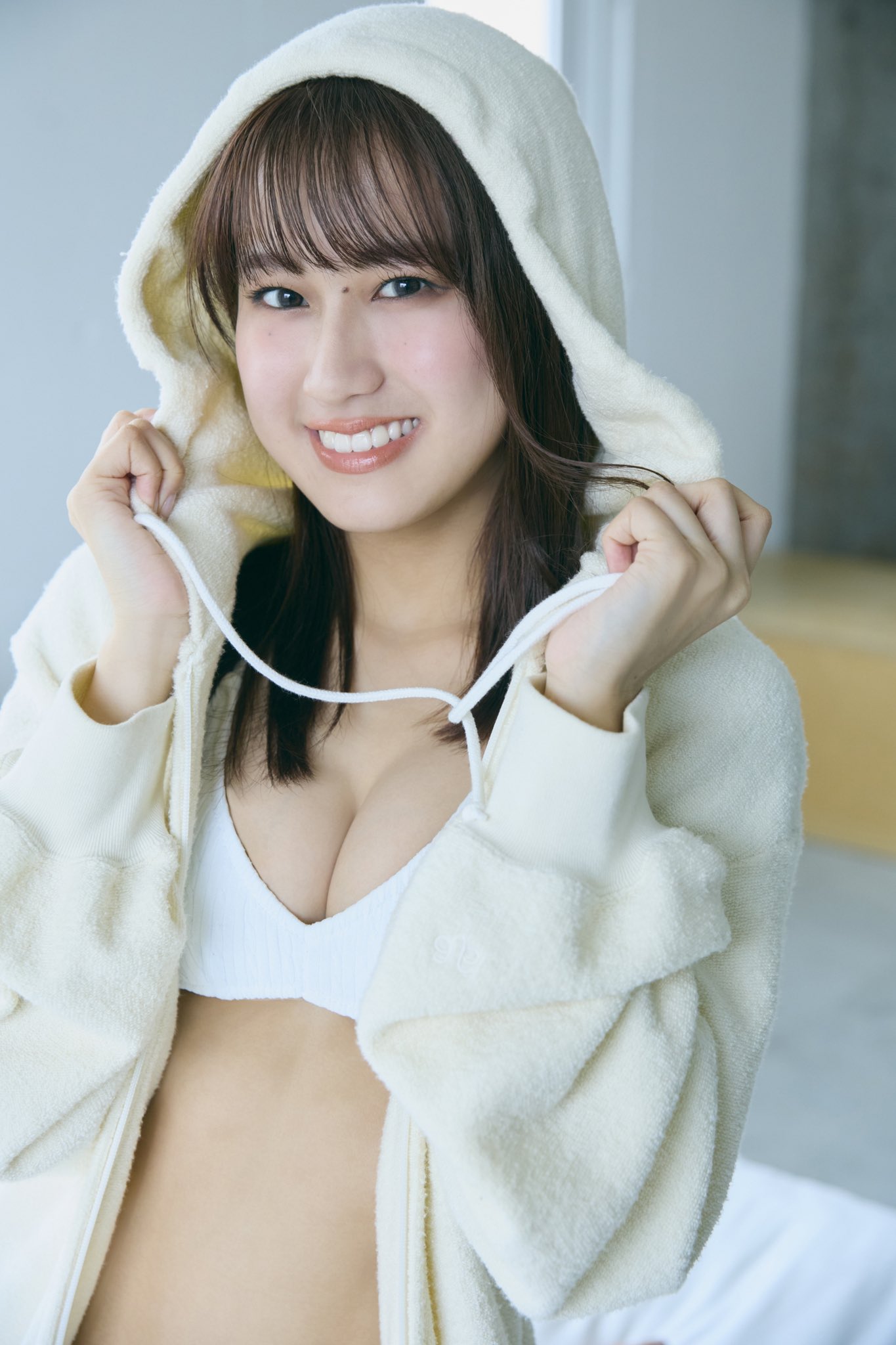 川平聖(HKT48)最新グラビア水着画像 7枚目