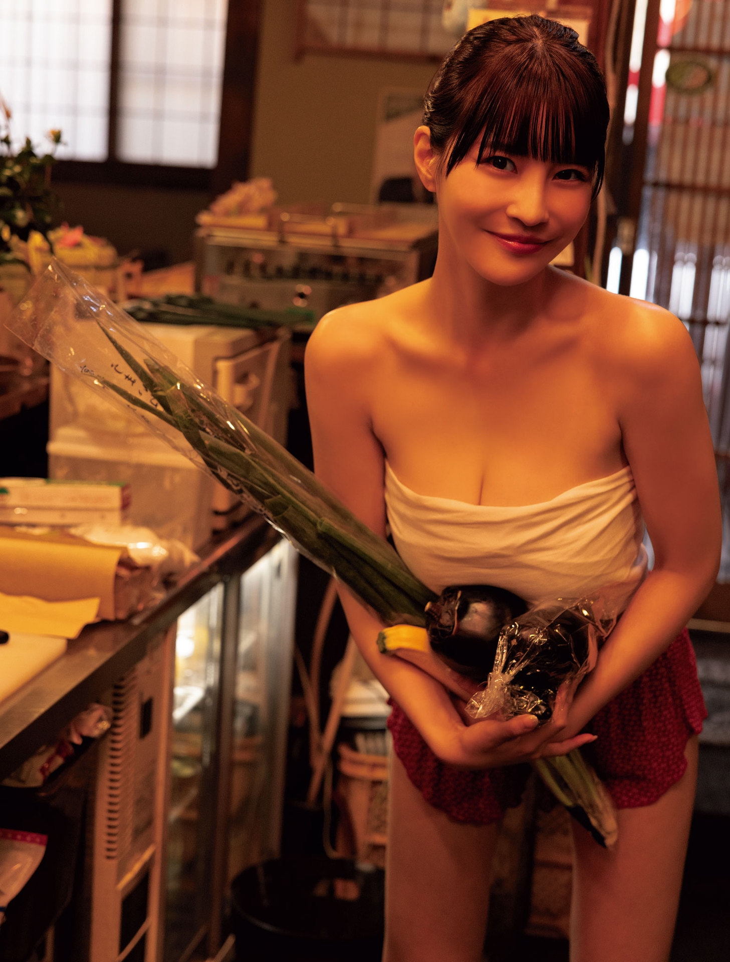 岸明日香 最新グラビア水着画像④ 10枚目