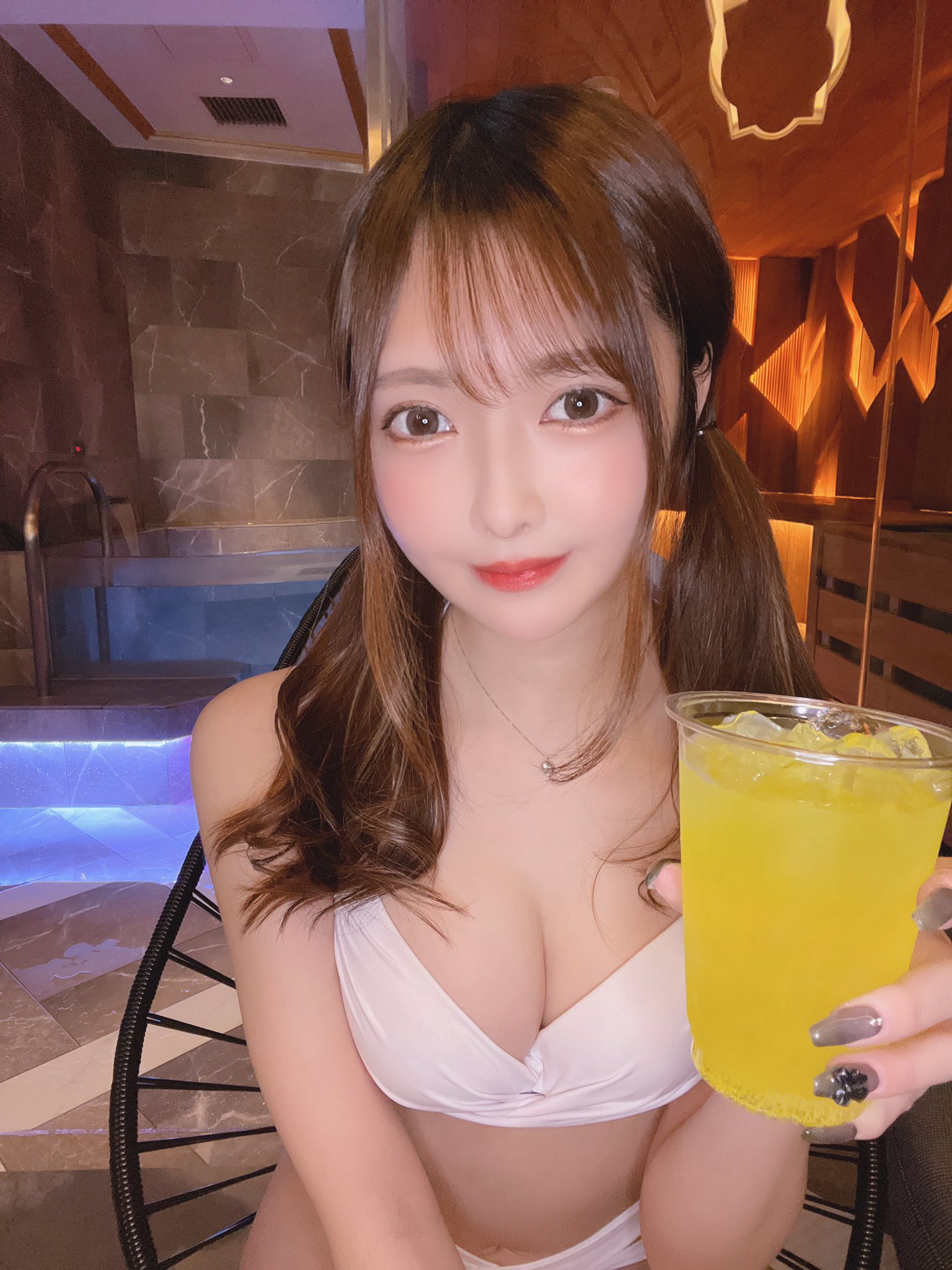 あゆあゆ 最新グラビア水着画像 15枚目