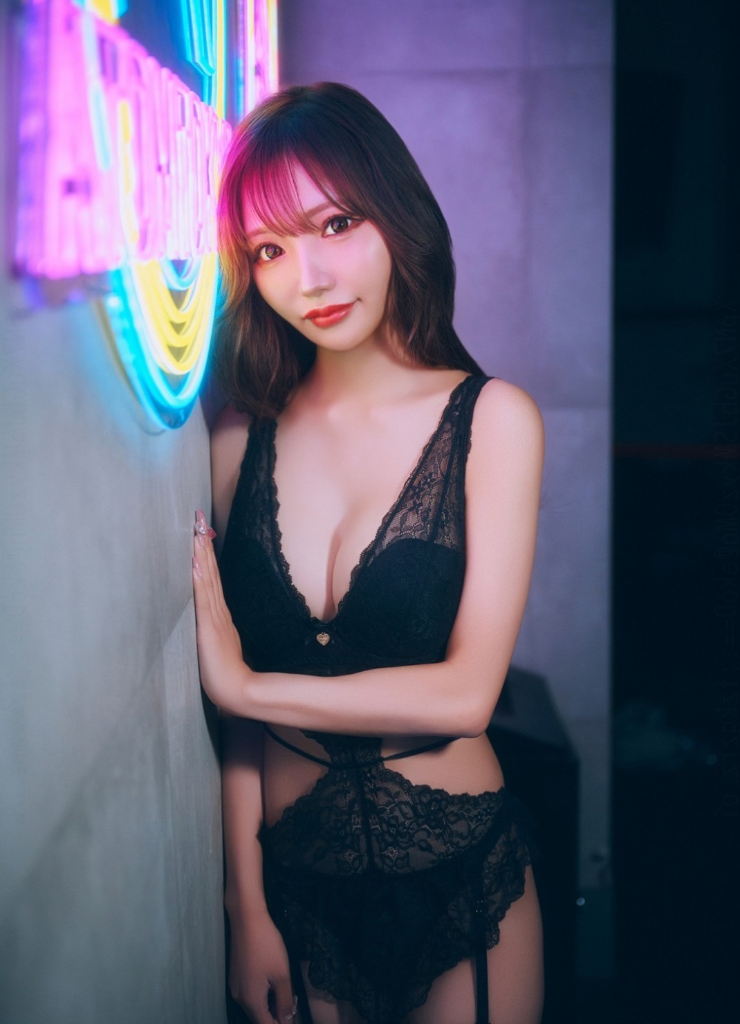 奈月(club SPUR)最新グラビア水着画像 13枚目