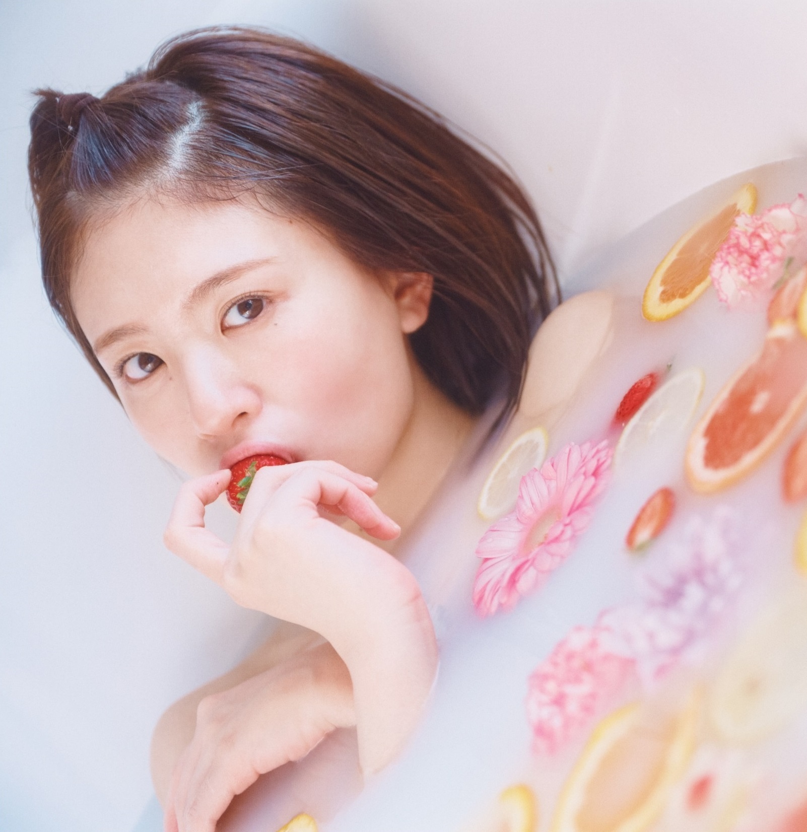 松田好花 最新グラビア水着画像③ 23枚目