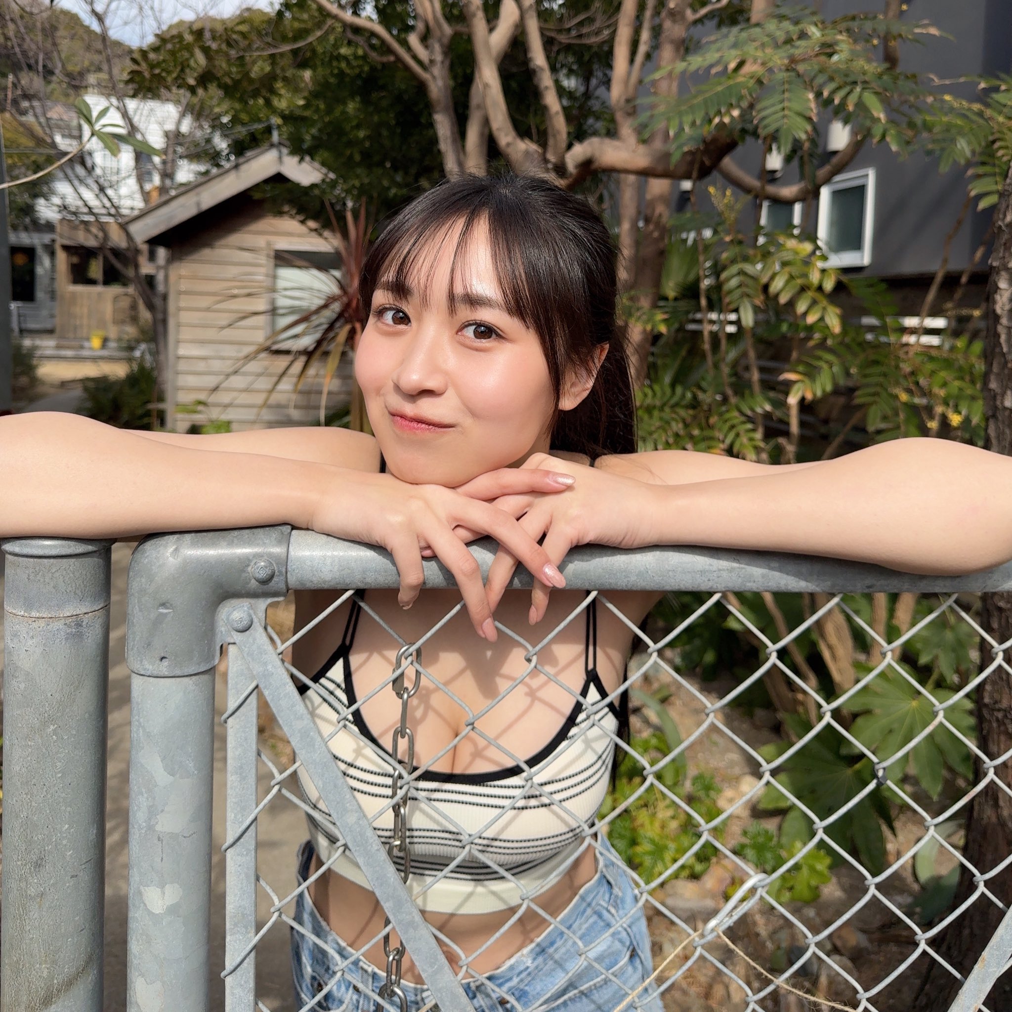 溝端葵 最新グラビア水着画像 9枚目