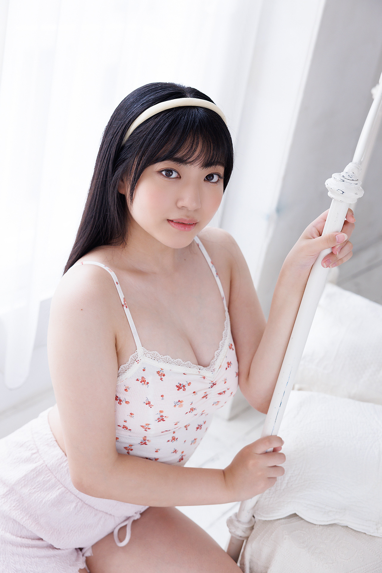 小花真彩 最新グラビア水着画像 21枚目