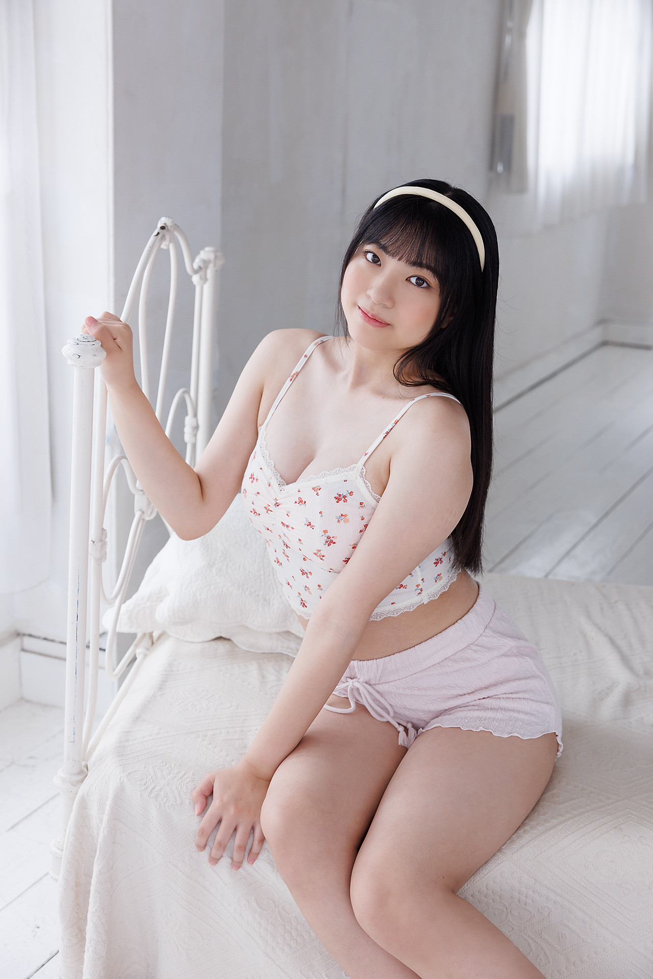 小花真彩 最新グラビア水着画像 22枚目