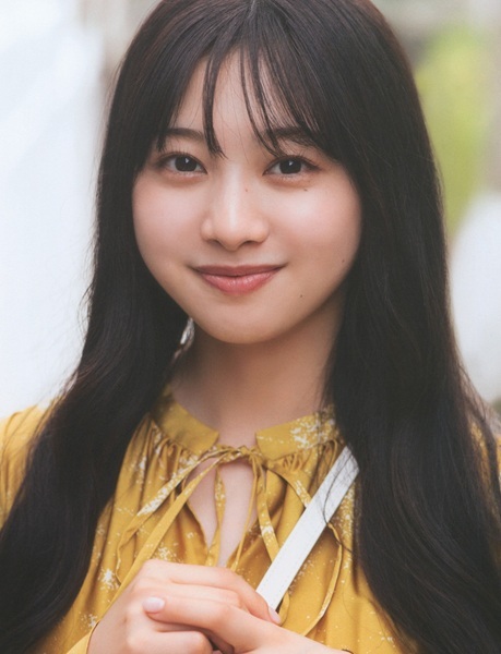 富田鈴花 最新グラビア水着画像 1枚目