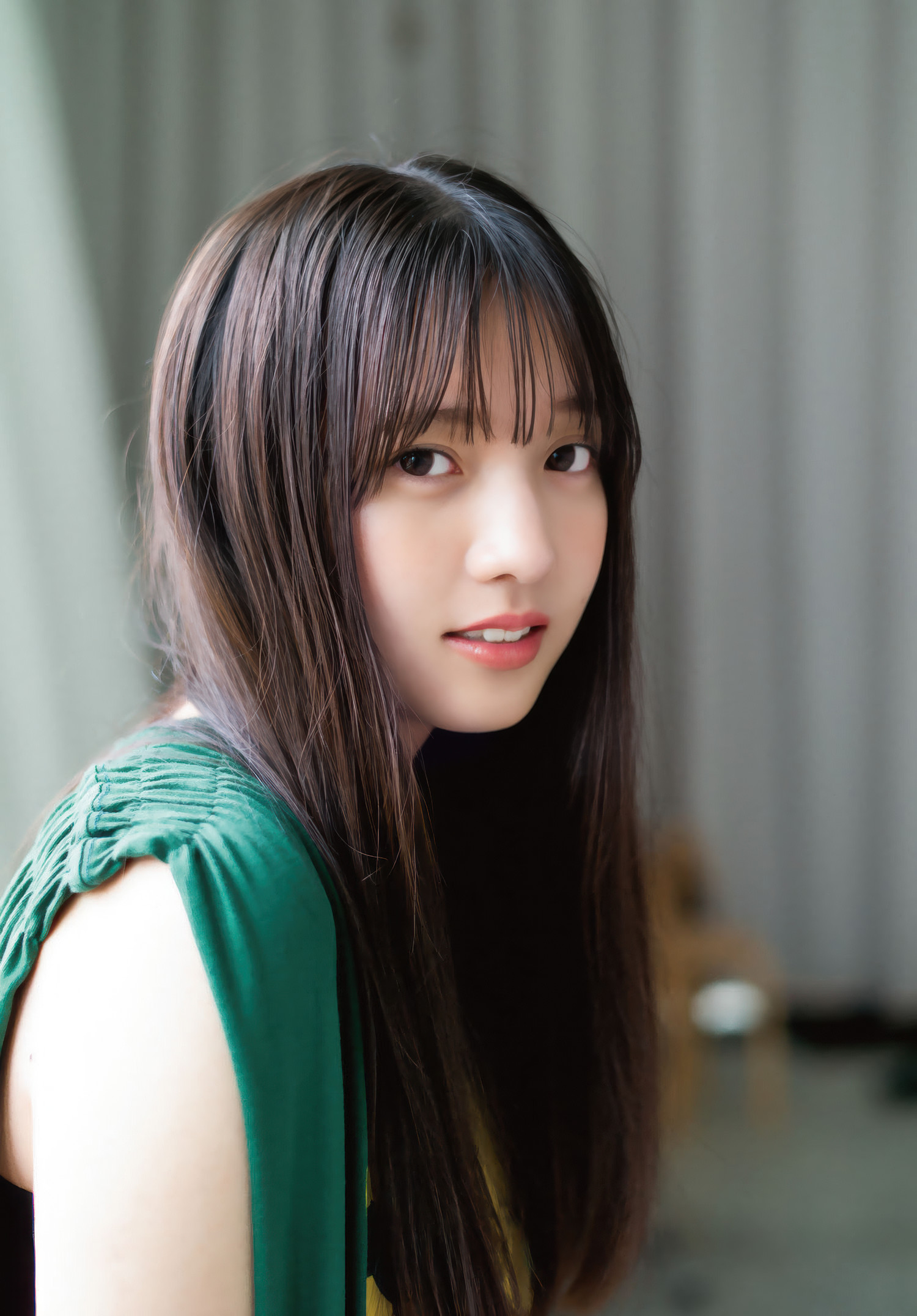 海邉朱莉(乃木坂46)最新グラビア画像 4枚目