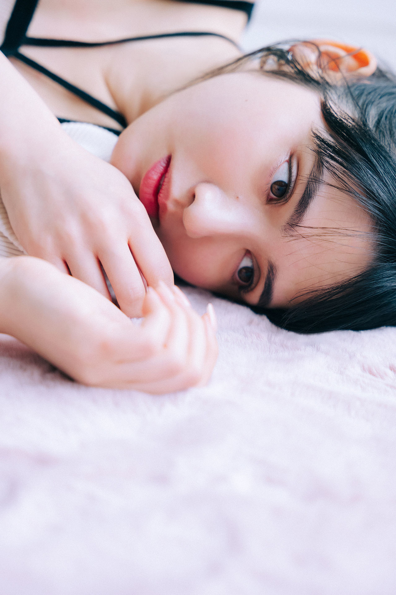 鎮西寿々歌 最新グラビア画像 10枚目