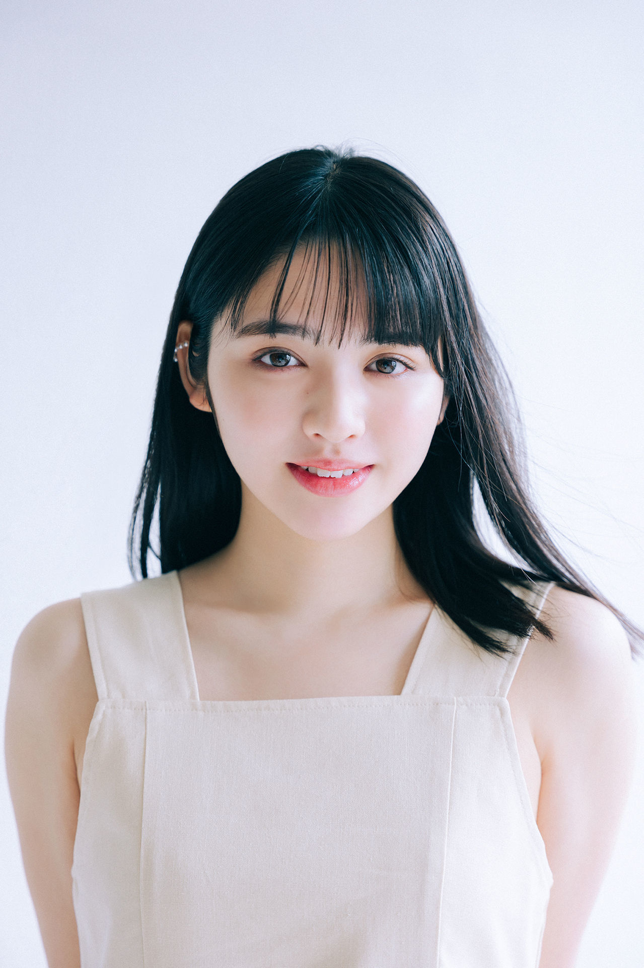鎮西寿々歌 最新グラビア画像 15枚目