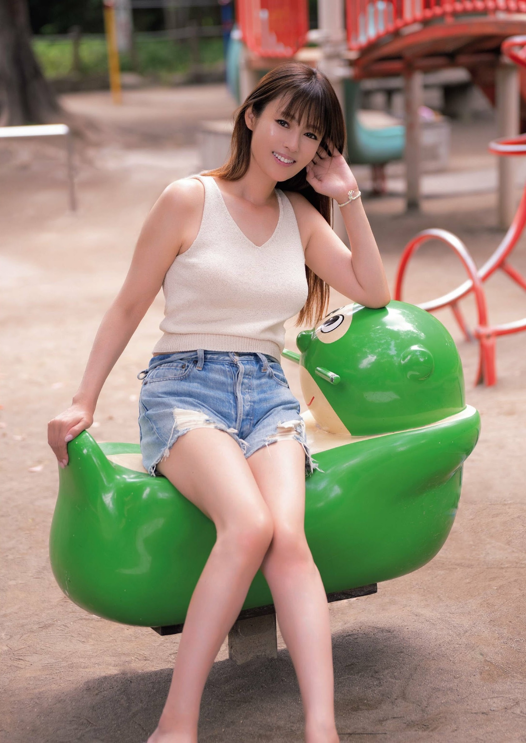 深田恭子 最新グラビア水着画像 17枚目