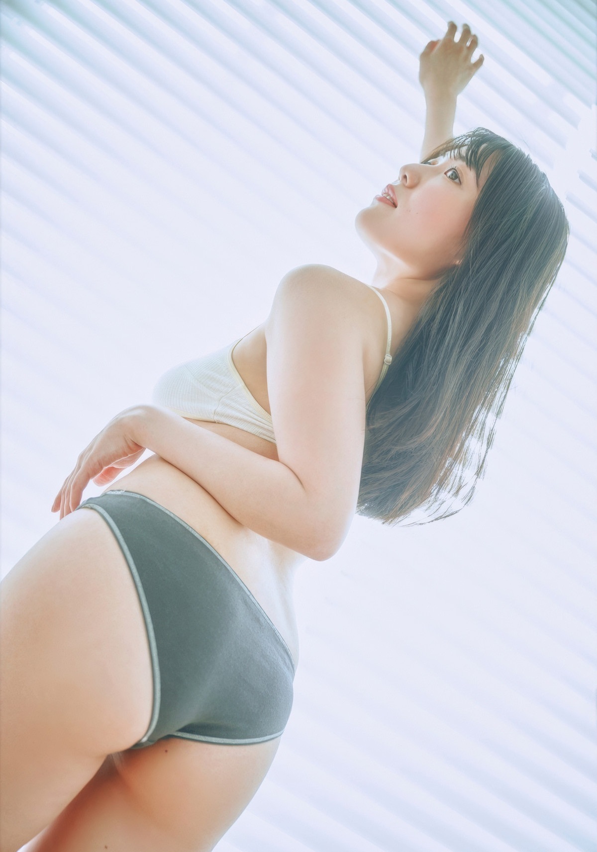 小日向優花 最新グラビア水着画像 12枚目