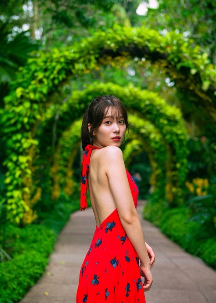 小坂井祐莉絵 最新グラビア水着画像 29枚目