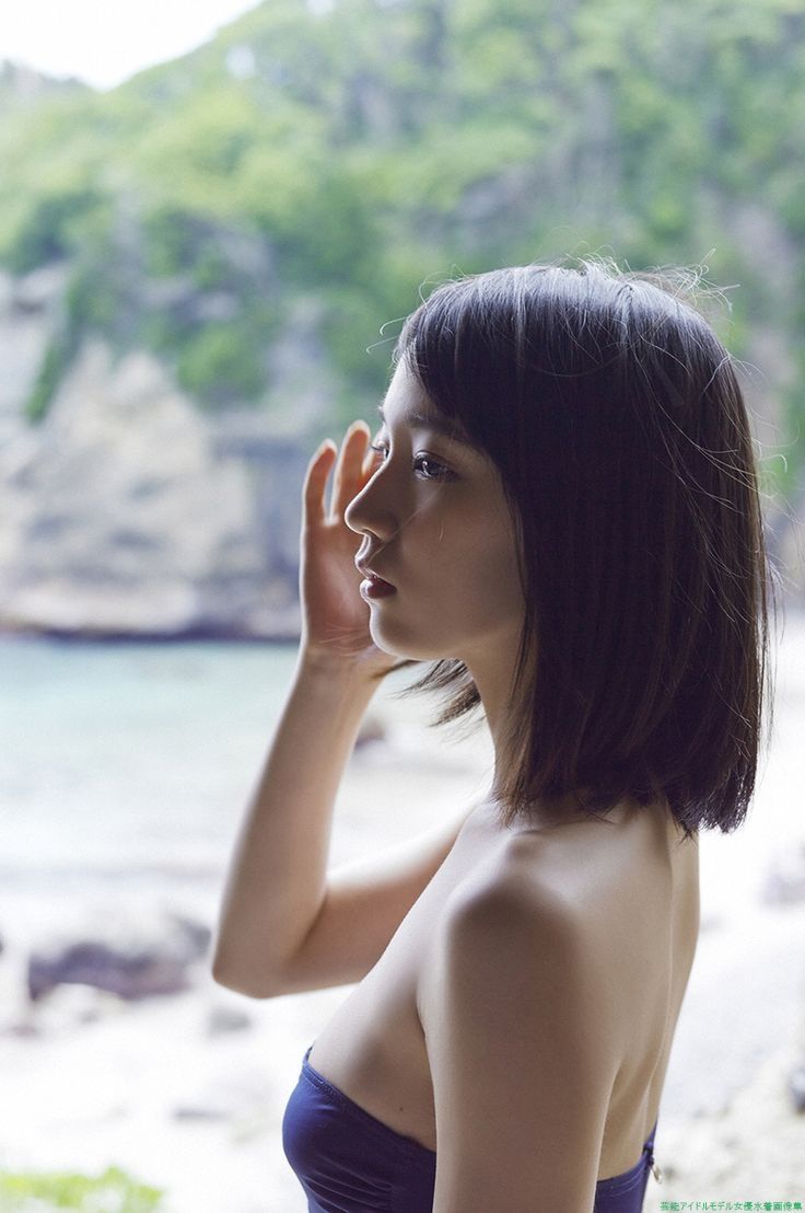 吉岡里帆セクシー水着グラビア 7枚目