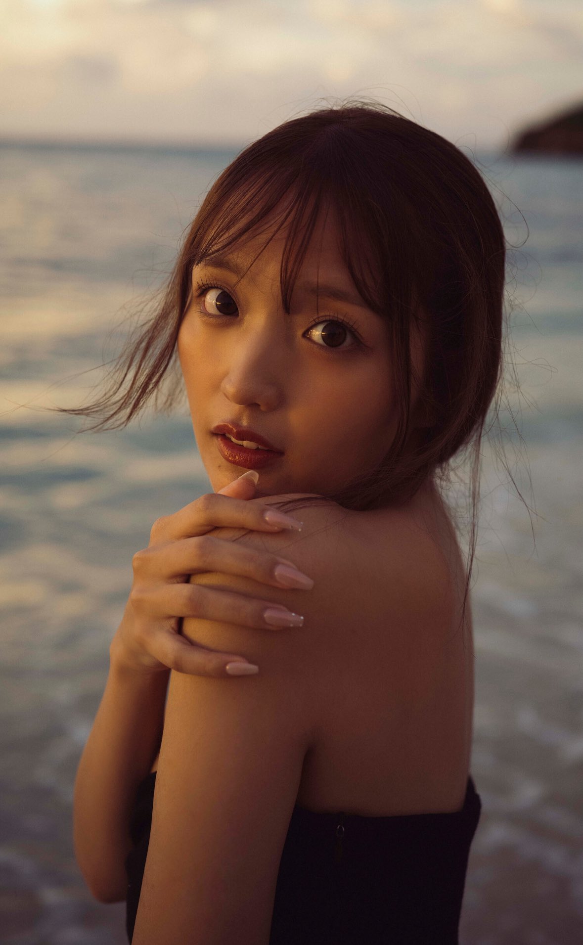 ねお 最新グラビア水着画像 10枚目