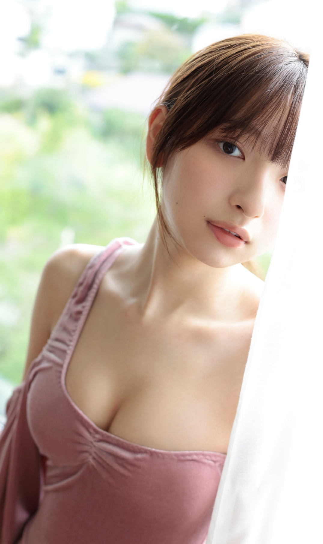 一ノ瀬瑠菜 最新グラビア水着画像⑥ 17枚目
