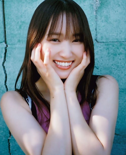 菅井友香 最新グラビア含む水着画像② 1枚目