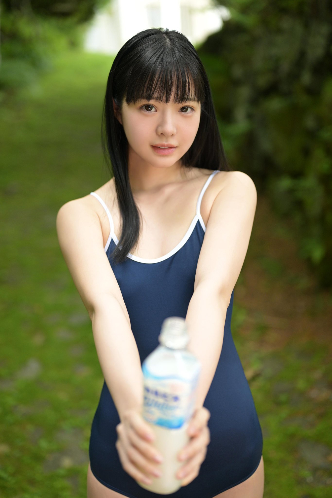 井上もも 最新グラビア画像 15枚目