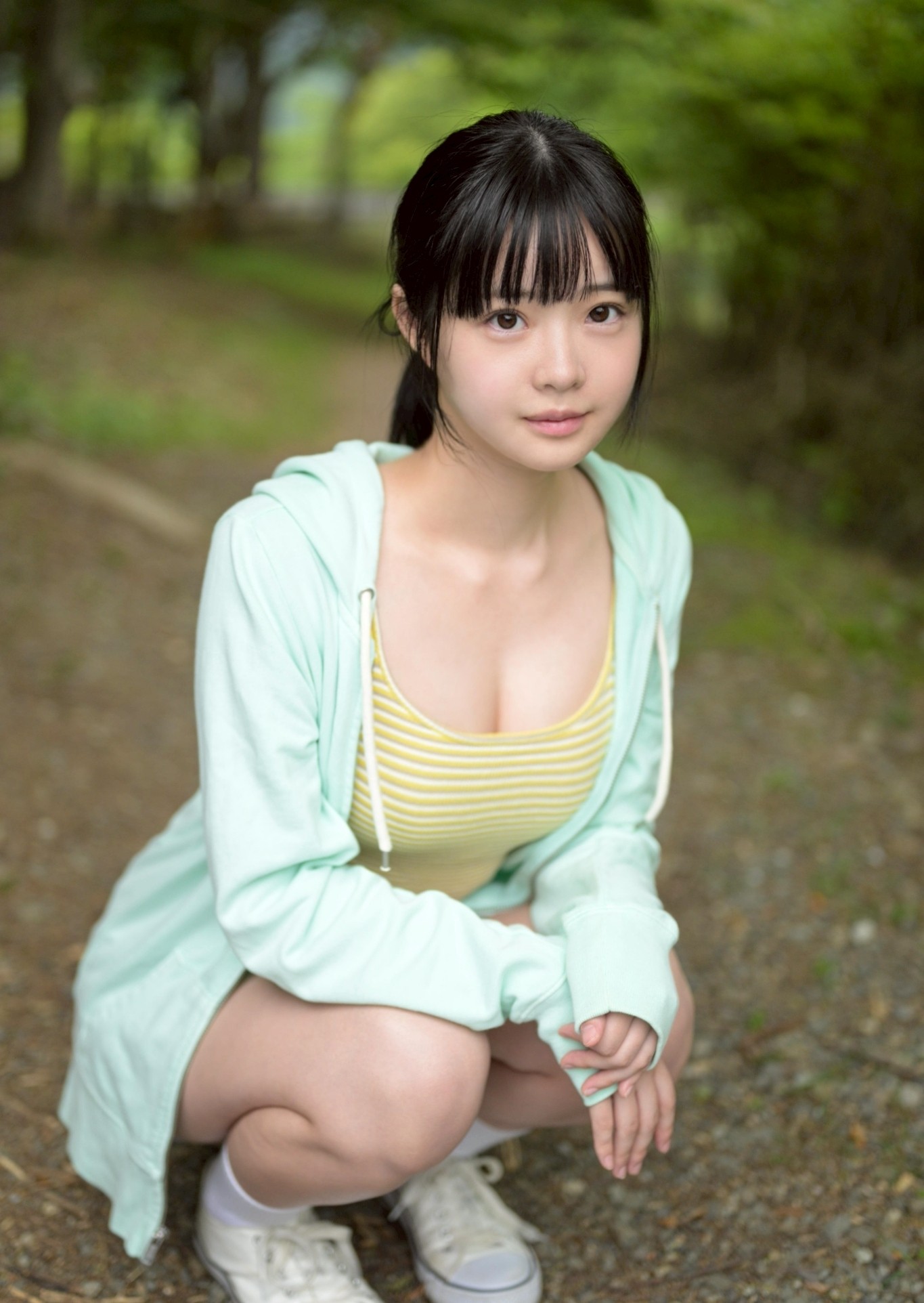 井上もも 最新グラビア画像 17枚目