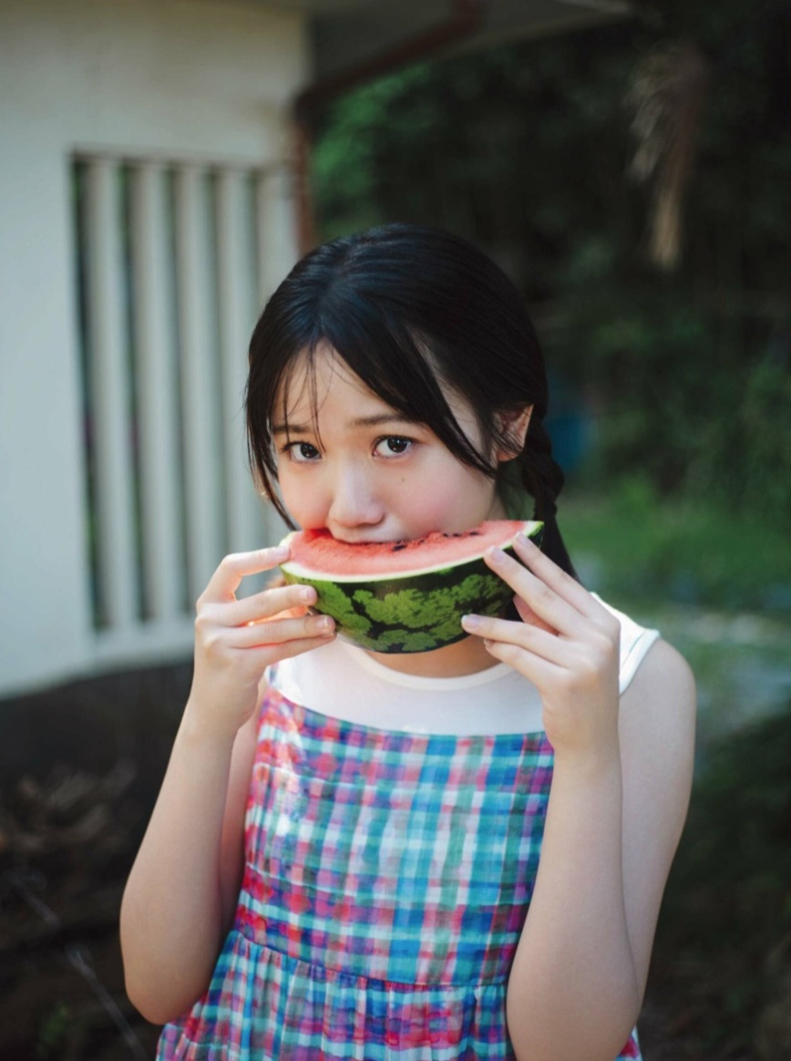 石田悠佳 最新グラビア水着画像 9枚目