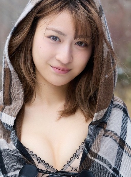 宮部のぞみ 最新グラビア水着画像② 1枚目