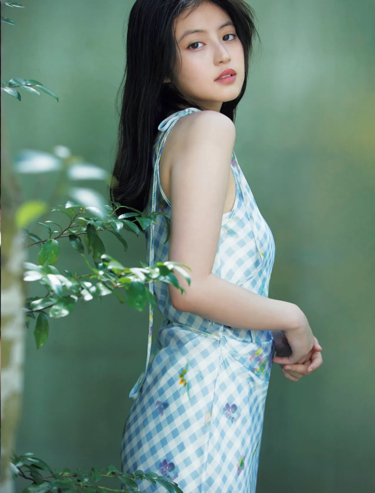 今田美桜ポートレイトグラビア. 最後の水着セクシー 15枚目