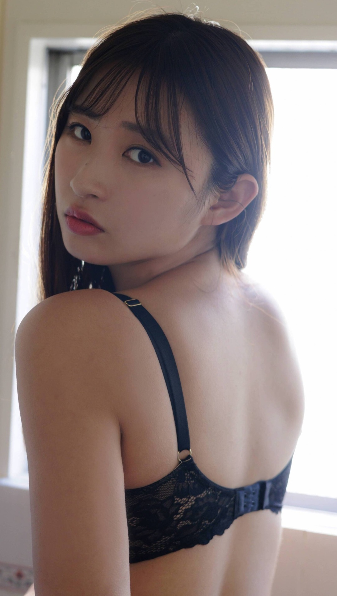 松本日向 最新グラビア水着画像④ 9枚目