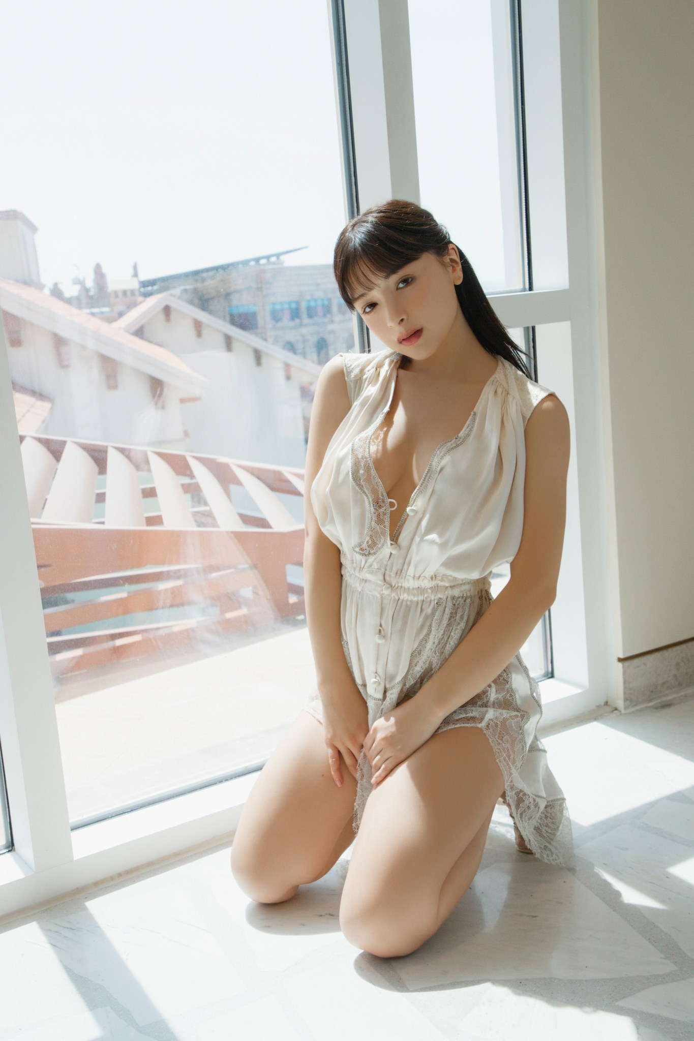 【デジタル限定】百瀬まりな エリマリ姉妹1st写真集 fericire オール未公開Edition 2枚目