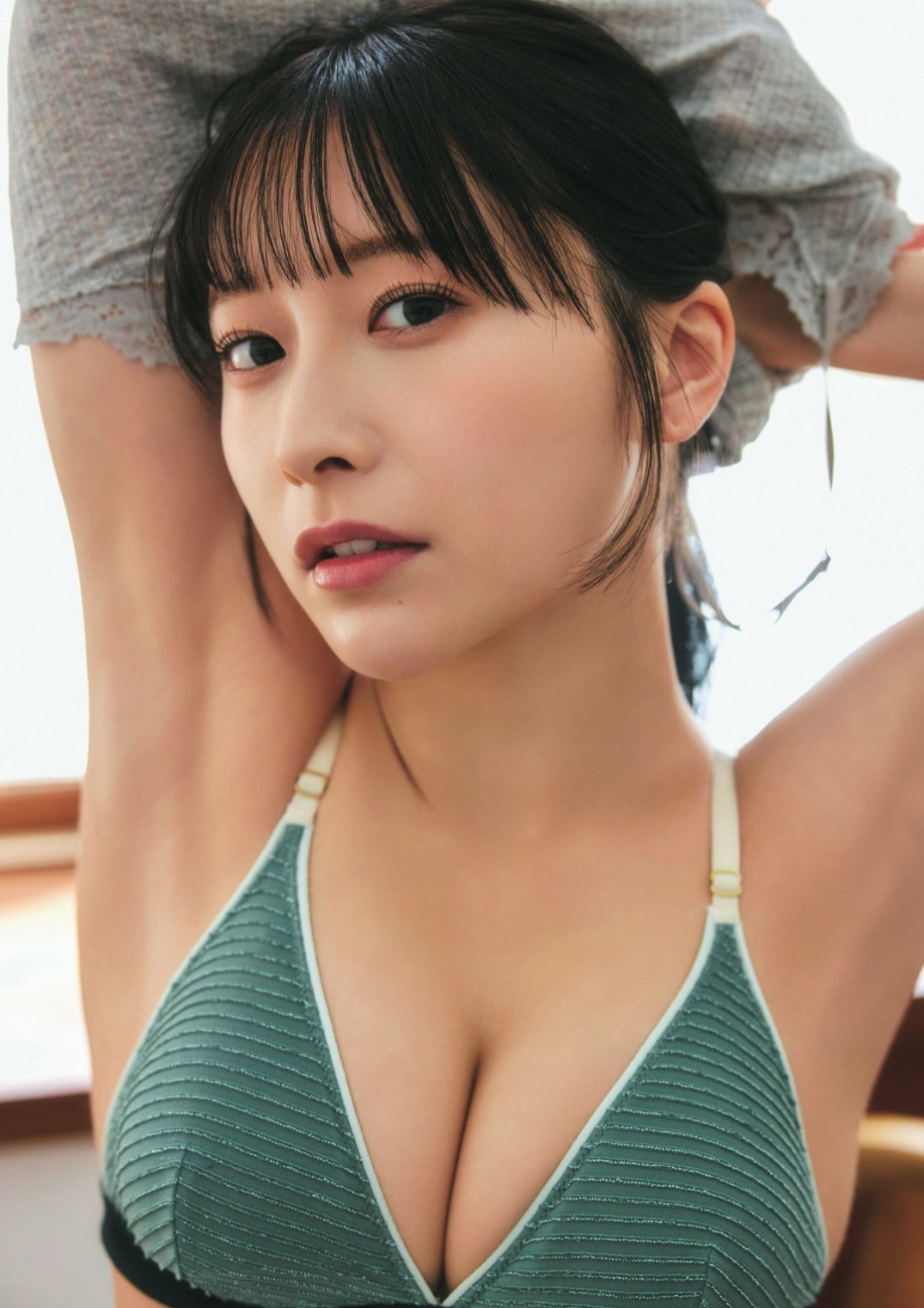 汐見まとい「NIGHT FLOW」Weekly Playboy 9枚目